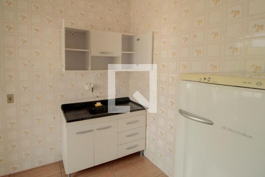 Cozinha de apartamento à venda com 1 quarto, 65m² em Jardim do Salso, Porto Alegre