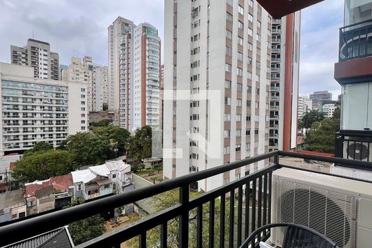Sacada de kitnet/studio para alugar com 1 quarto, 30m² em Pinheiros, São Paulo