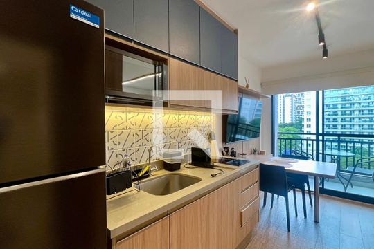 Cozinha de kitnet/studio para alugar com 1 quarto, 30m² em Pinheiros, São Paulo