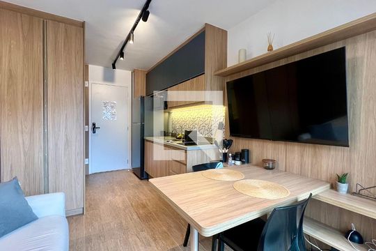 Sala de kitnet/studio para alugar com 1 quarto, 30m² em Pinheiros, São Paulo