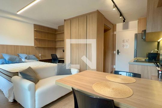 Kitnet/Studio para alugar com 1 quarto, 30m² em Pinheiros, São Paulo