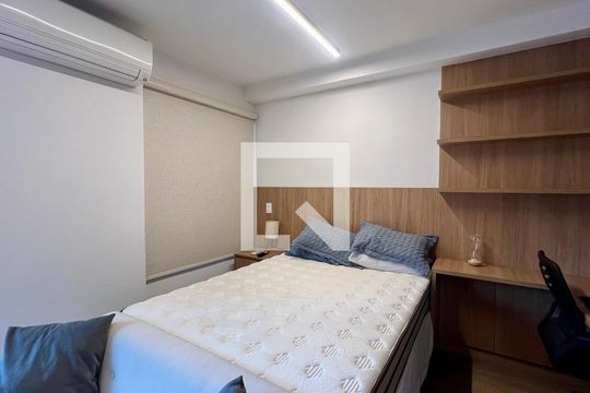 Quarto de kitnet/studio para alugar com 1 quarto, 30m² em Pinheiros, São Paulo
