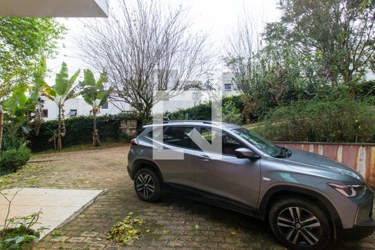 Vista da Sala de TV de casa para alugar com 3 quartos, 700m² em Jardim Ipes, Cotia