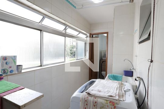 Área de Serviço de apartamento para alugar com 3 quartos, 76m² em Vila Suzana, São Paulo
