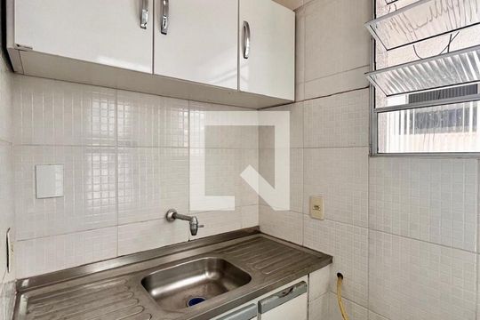 Cozinha de apartamento para alugar com 1 quarto, 14m² em Cidade Universitária, Campinas