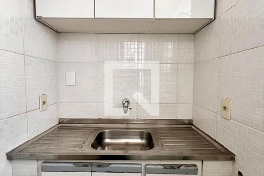 Cozinha de apartamento para alugar com 1 quarto, 14m² em Cidade Universitária, Campinas