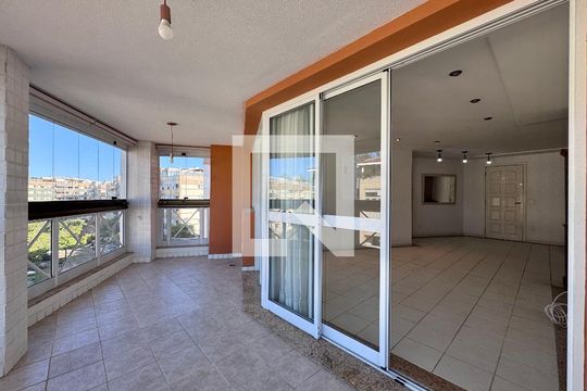 Varanda de apartamento à venda com 3 quartos, 129m² em Barra da Tijuca, Rio de Janeiro