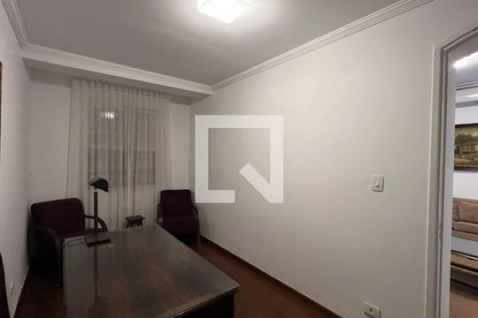 Escritório de casa à venda com 3 quartos, 300m² em Jardim Europa, São Paulo