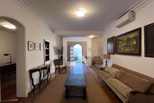 Sala de casa à venda com 3 quartos, 300m² em Jardim Europa, São Paulo