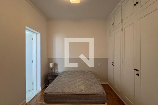 Suite 2 de casa à venda com 3 quartos, 300m² em Jardim Europa, São Paulo