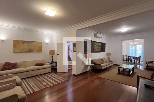 Sala de casa à venda com 3 quartos, 300m² em Jardim Europa, São Paulo