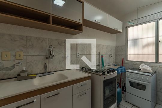 Cozinha de apartamento para alugar com 2 quartos, 43m² em São João Batista, Belo Horizonte