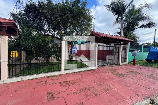 Fachada de casa à venda com 4 quartos, 240m² em Feitoria, São Leopoldo
