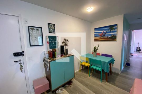 Sala de apartamento à venda com 2 quartos, 66m² em Santo Amaro, São Paulo
