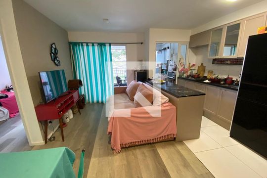 Sala de apartamento à venda com 2 quartos, 66m² em Santo Amaro, São Paulo