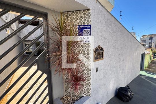 Fachada + Placa de apartamento à venda com 3 quartos, 85m² em Santa Cruz Industrial, Contagem