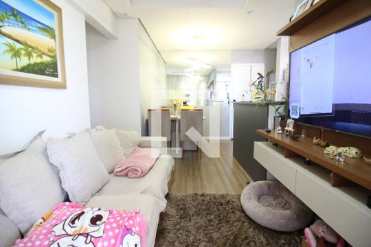 Sala de apartamento à venda com 2 quartos, 53m² em Vila Yara, Osasco