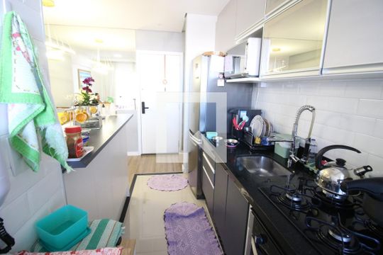 Cozinha de apartamento à venda com 2 quartos, 53m² em Vila Yara, Osasco