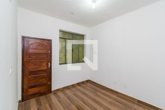 Sala de casa para alugar com 2 quartos, 120m² em Irajá, Rio de Janeiro