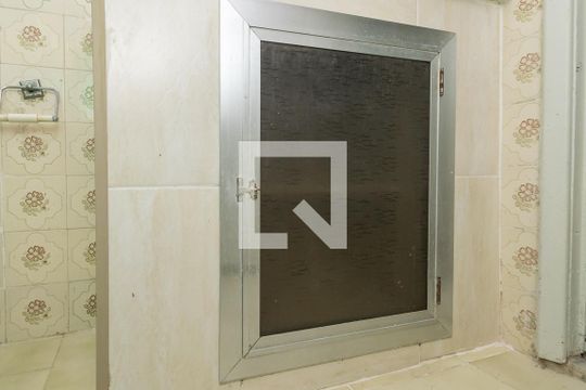 Banheiro de casa para alugar com 2 quartos, 120m² em Irajá, Rio de Janeiro