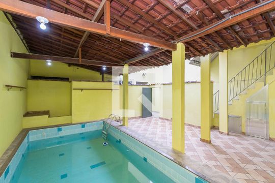 Varanda de casa para alugar com 2 quartos, 120m² em Irajá, Rio de Janeiro