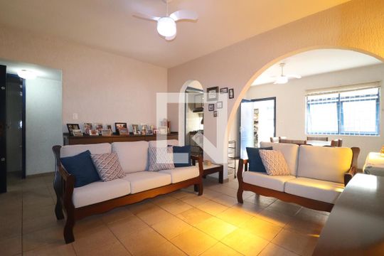 Casa à venda com 3 quartos, 140m² em Vila Valparaíso, Santo André