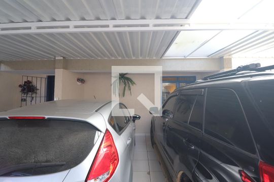 Garagem de casa à venda com 3 quartos, 140m² em Vila Valparaíso, Santo André