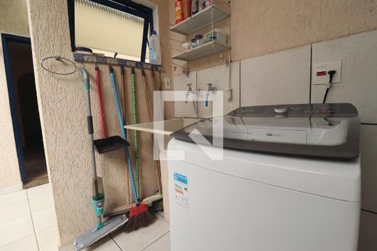 Área de Serviço de casa à venda com 3 quartos, 140m² em Vila Valparaíso, Santo André