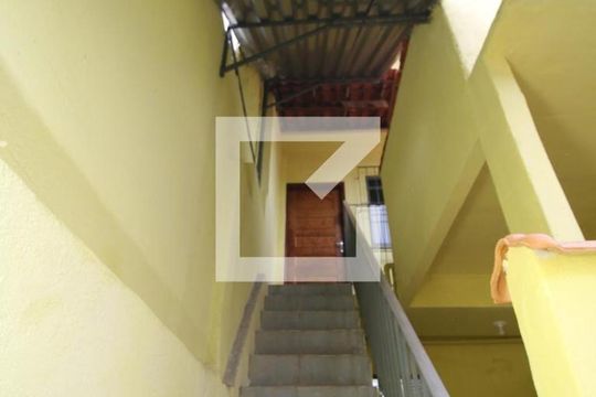 Hall de acesso de casa à venda com 2 quartos, 120m² em Irajá, Rio de Janeiro