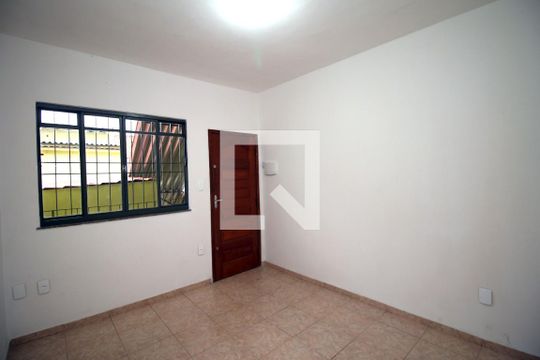 Sala de casa à venda com 2 quartos, 120m² em Irajá, Rio de Janeiro