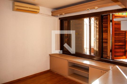 Quarto 1 de casa à venda com 4 quartos, 495m² em Jardim Isabel, Porto Alegre