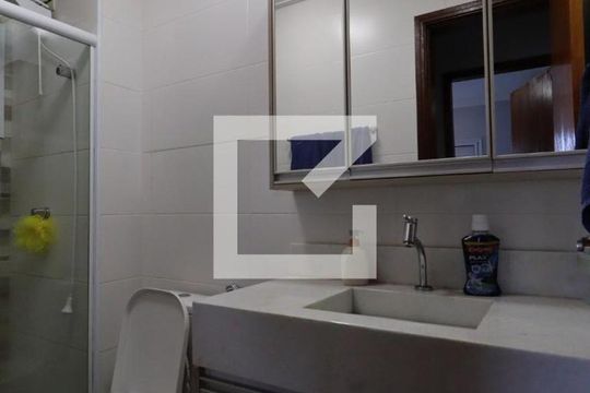 Banheiro de apartamento para alugar com 2 quartos, 58m² em Vila Amelia, Ribeirão Preto