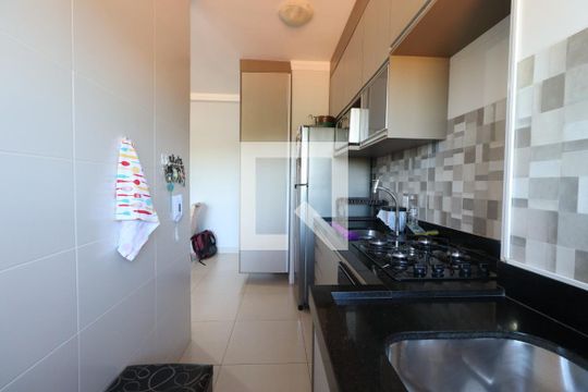 Cozinha de apartamento para alugar com 2 quartos, 58m² em Vila Amelia, Ribeirão Preto