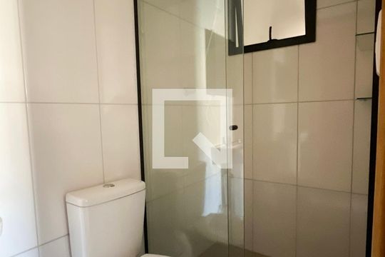 Banheiro de kitnet/studio à venda com 1 quarto, 26m² em Vila Cruz das Almas, São Paulo