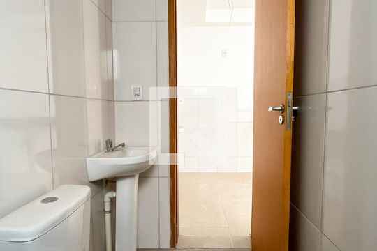 Banheiro de kitnet/studio à venda com 1 quarto, 26m² em Vila Cruz das Almas, São Paulo