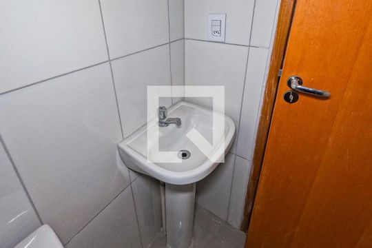 Banheiro de kitnet/studio à venda com 1 quarto, 26m² em Vila Cruz das Almas, São Paulo