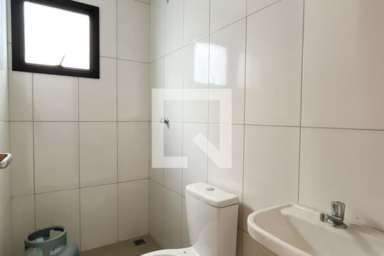 Banheiro de kitnet/studio à venda com 1 quarto, 26m² em Vila Cruz das Almas, São Paulo