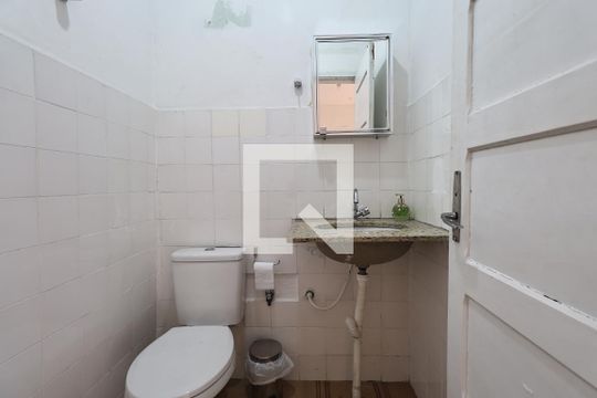 Lavabo da Sala de casa à venda com 3 quartos, 160m² em Vila Vitória, Santo André