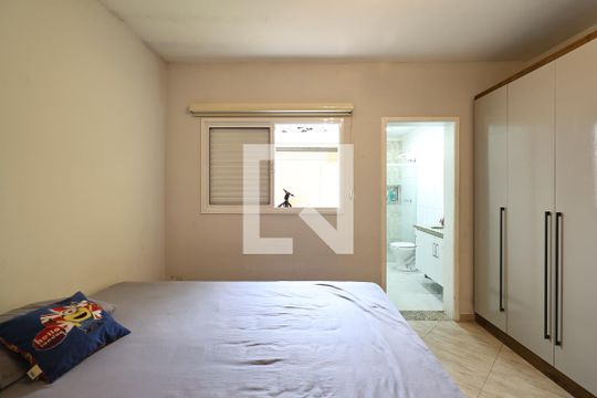 Suíte 3 de casa à venda com 3 quartos, 160m² em Vila Vitória, Santo André