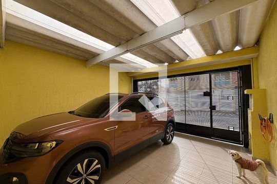 Garagem de casa à venda com 3 quartos, 160m² em Vila Vitória, Santo André