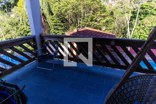 Varanda de casa de condomínio à venda com 4 quartos, 367m² em Matapaca, Niterói