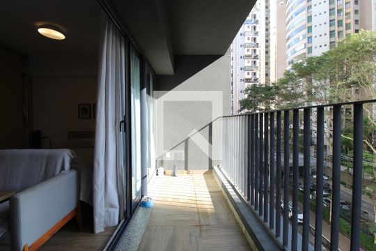 Varanda de kitnet/studio para alugar com 1 quarto, 39m² em Indianópolis, São Paulo