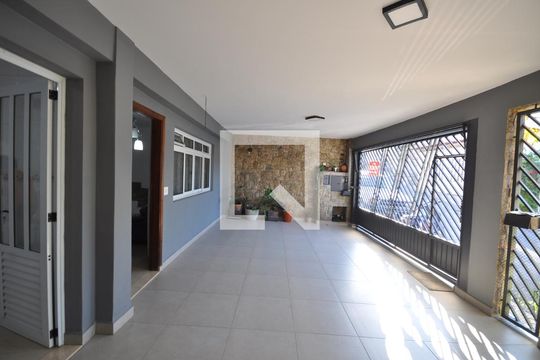 Garagem de casa à venda com 3 quartos, 240m² em Vila Medeiros, São Paulo