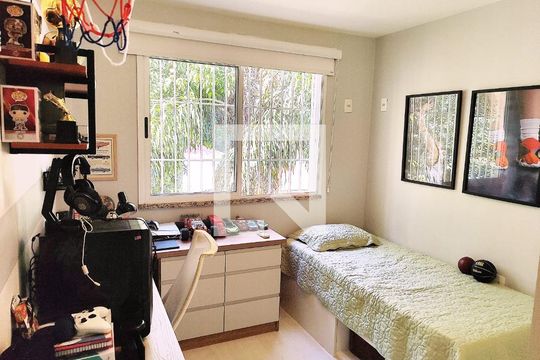 Quarto de casa de condomínio à venda com 4 quartos, 140m² em Badu, Niterói
