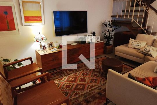 Sala de casa de condomínio à venda com 4 quartos, 140m² em Badu, Niterói