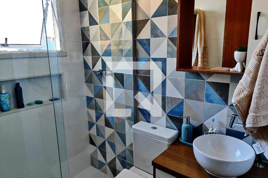 Banheiro  de casa de condomínio à venda com 4 quartos, 140m² em Badu, Niterói