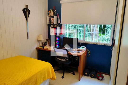 Quarto de casa de condomínio à venda com 4 quartos, 140m² em Badu, Niterói