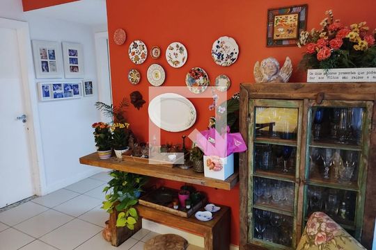 Sala de casa de condomínio à venda com 4 quartos, 140m² em Badu, Niterói