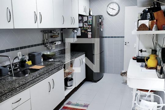 Cozinha de casa de condomínio à venda com 4 quartos, 140m² em Badu, Niterói