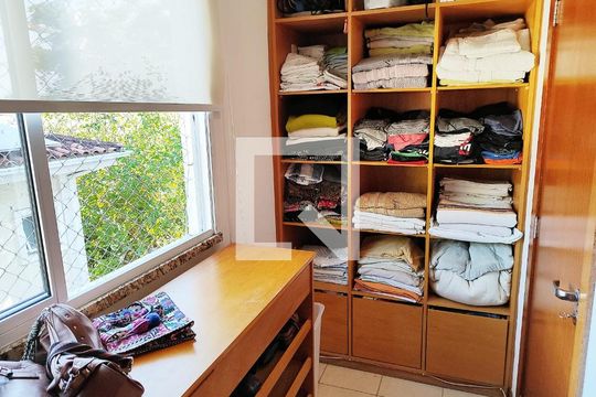 Closet de casa de condomínio à venda com 4 quartos, 140m² em Badu, Niterói